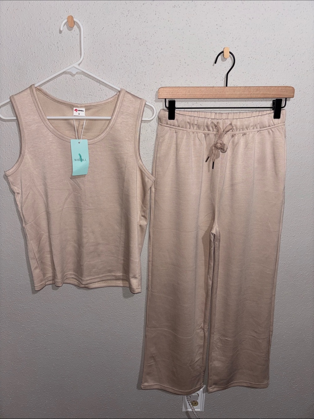 Wiholl -NWT - 2pc lounge set (size small)